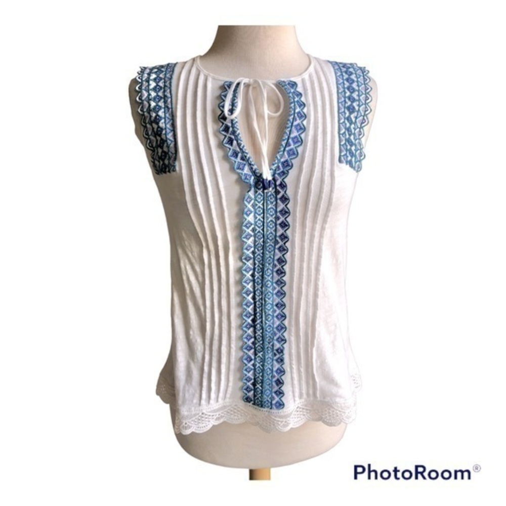 Anthropologie blue and white embroidered sleeveless top small
